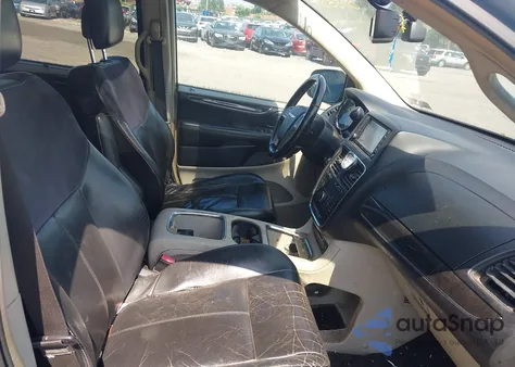 2013 Chrysler Town & Country Limited z USA, uszkodzony, nr VIN 2C4RC1GG2DR515553